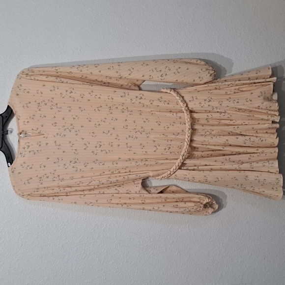 Gianni Bini Riley Floral Braided Belt Long Balloon Sleeve Crew Neck Swin… - Picture 5 of 6